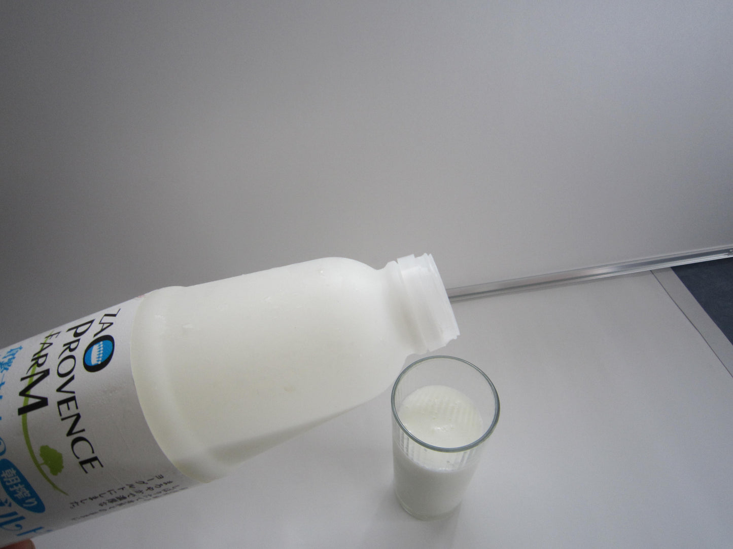 朝搾り”飲む”ヨーグルト:900ml(加糖)